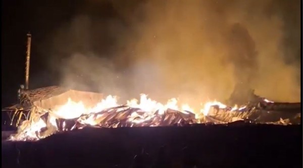 दाङको प्लाई उद्योगमा मध्यरातदेखि लागेको आगो अझै आएन नियन्त्रणमा